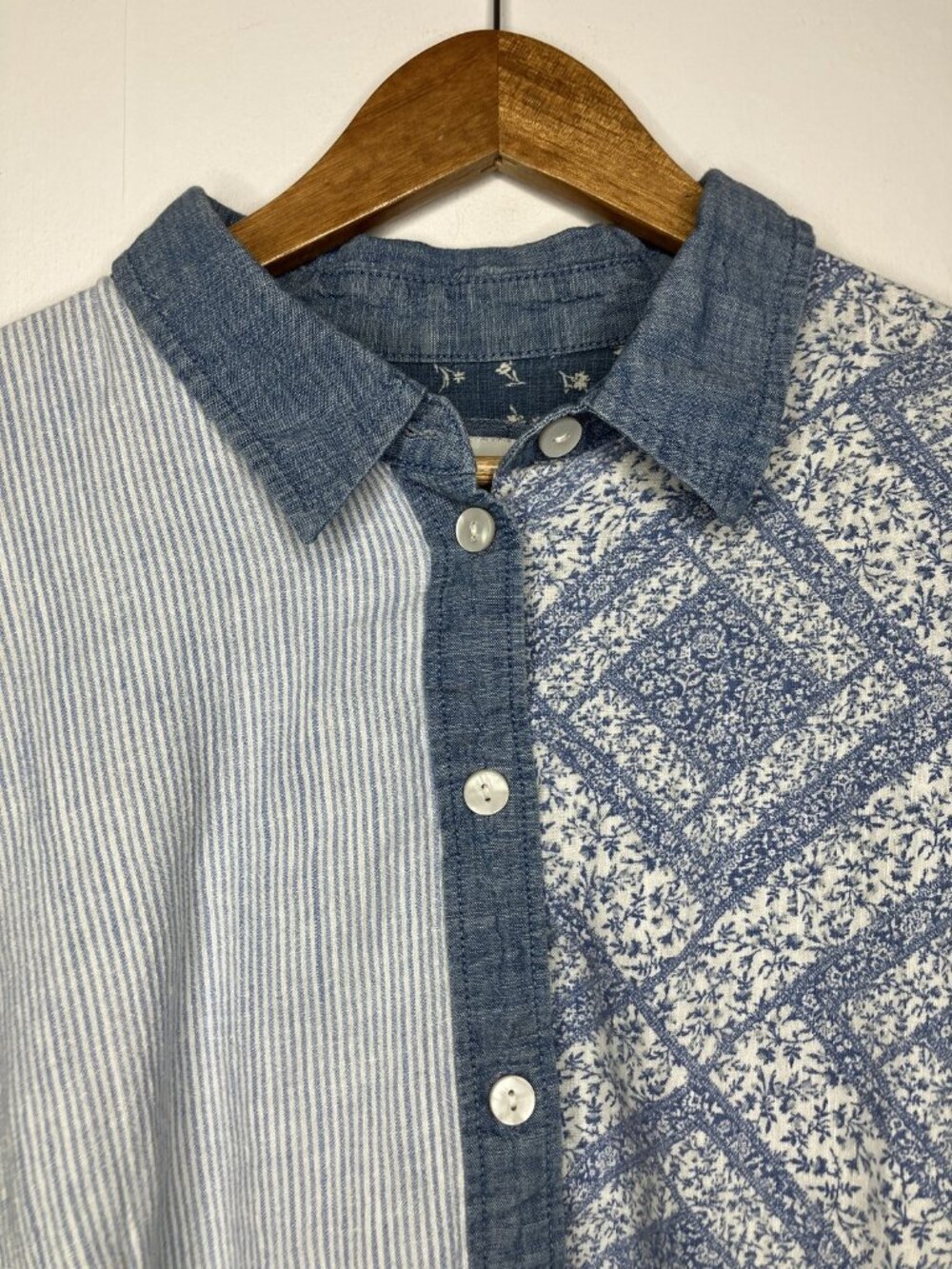 American Eagle Women's Large Patchwork Linen Blend Button Chambray Shirt Floral - Picture 2 of 13